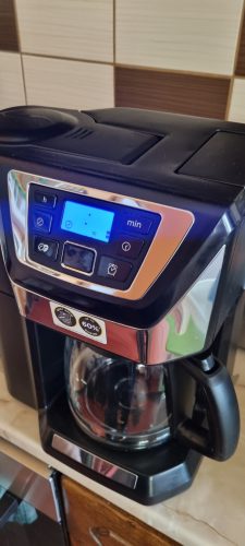 Russell Hobbs Victory (Chester) 22000-56 Grind & Brew darálós Kávéfőző, 1025 W, 1.25 l, 12 csészeadag, Fekete/Ezüstszürke