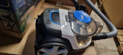 PHILIPS PowerPro kompakt porszívó - Könnyű, Porzsák nélküli, 750 W szívóteljesítmény, TriActive szívófej kemény padlókhoz és szőnyegekhez, Allergy H13 HEPA szűrő, PowerCyclone 5 technológia (FC9332/09)