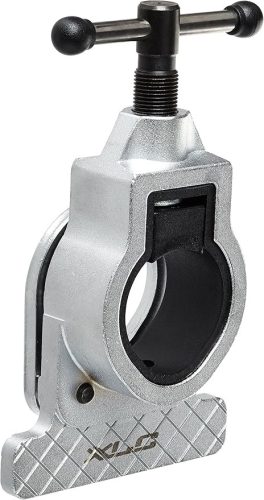 XLC TO-S71 fűrészvezető szerszám villanyakhoz és nyeregcsőhöz – precíz csővágó segédeszköz, ezüst