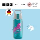 SIGG VIVA ONE Unicorn gyerek kulacs – szivárgásmentes fedéllel, egykezes nyitással, BPA-mentes, 0,5 liter